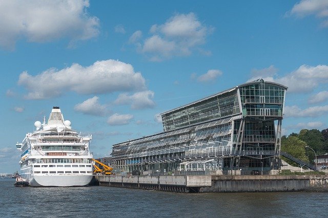 Descarga gratuita Cruise Center Hamburg: foto o imagen gratuitas para editar con el editor de imágenes en línea GIMP