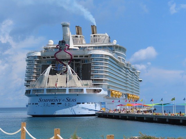 Free picture Cruise Ship Symphony Of The Seas -  to be edited by GIMP free image editor by OffiDocs