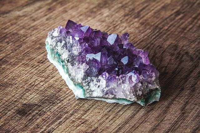 Unduh gratis Crystal Amethyst Natural - foto atau gambar gratis untuk diedit dengan editor gambar online GIMP