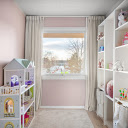Cute little room  screen for extension Chrome web store in OffiDocs Chromium