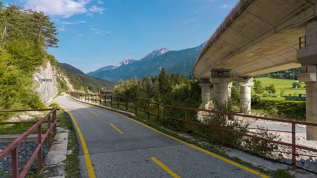 Gratis download Cycle Path Italy Highway - gratis foto of afbeelding om te bewerken met GIMP online afbeeldingseditor