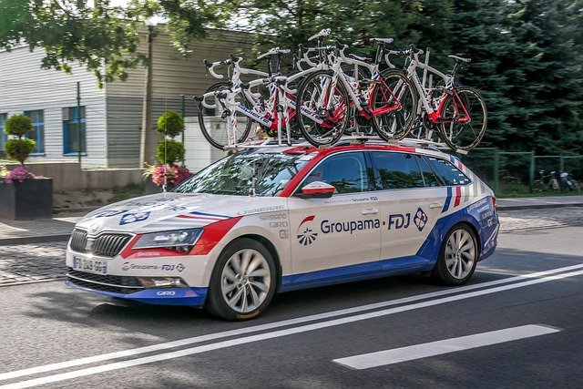 Скачать бесплатно Cycling Car Team - бесплатное фото или изображение для редактирования с помощью онлайн-редактора изображений GIMP