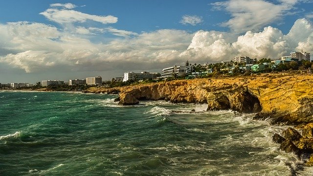 Descărcare gratuită Cyprus Ayia Napa Waves - fotografie sau imagini gratuite pentru a fi editate cu editorul de imagini online GIMP