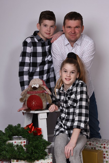 Free download dad siblings family christmas free picture to be edited with GIMP free online image editor