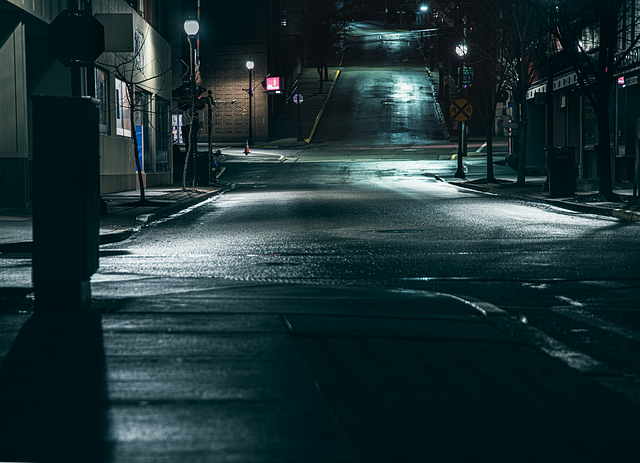 Kostenloser Download dunkle Nacht Isolation leere Stadt Kostenloses Bild zur Bearbeitung mit dem kostenlosen Online-Bildeditor GIMP