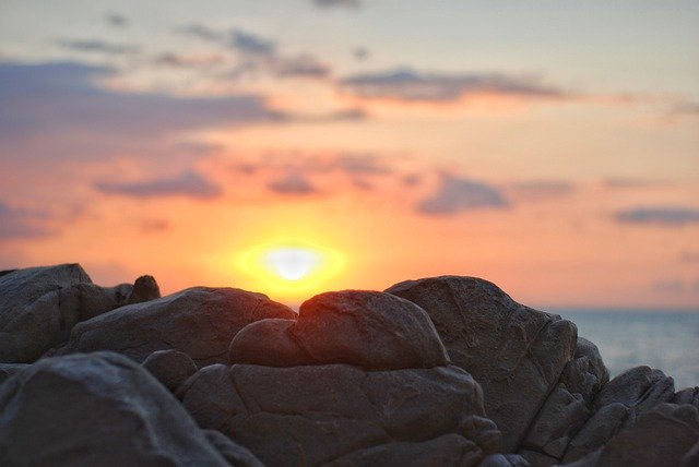 Téléchargement gratuit Eau de source de Dawn Rock - photo ou image gratuite à modifier avec l'éditeur d'images en ligne GIMP