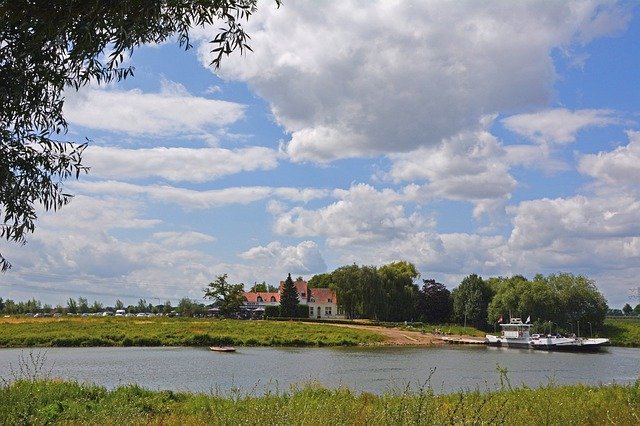 Download grátis Horário de verão Limburg Ferry - foto ou imagem gratuita a ser editada com o editor de imagens online do GIMP