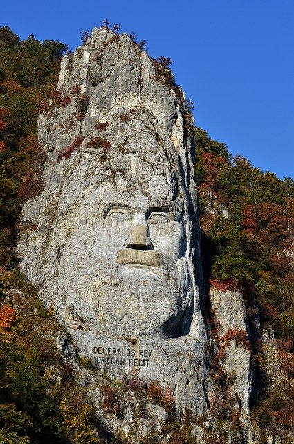 Gratis download Decebalus Monument Sculpture - gratis foto of afbeelding om te bewerken met GIMP online afbeeldingseditor