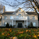 depicts a stunning villa perched atop a mountain  screen for extension Chrome web store in OffiDocs Chromium