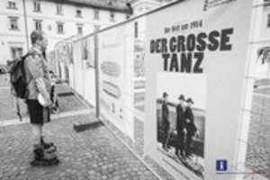 Free download der_grosse_tanz_die_welt_um_1914_openair-ausstellung_graz_lernlabyrinth_mariahilferplatz_bewegung_foerdert_denken_22 free photo or picture to be edited with GIMP online image editor