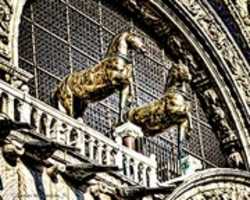Free download Digital Airbrush Painting of Horse Statues on St Marks Basilica in Venice, Italy free photo or picture to be edited with GIMP online image editor