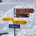 Directional Signages on Snowy Rigi Kulm Trail  screen for extension Chrome web store in OffiDocs Chromium