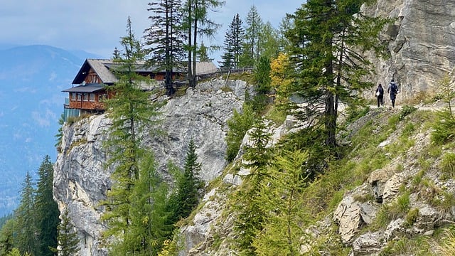 Baixe grátis a imagem gratuita da cabana da montanha das dolomitas na áustria para ser editada com o editor de imagens on-line gratuito do GIMP