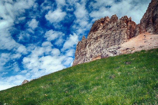 Unduh gratis Dolomites Rocks Italy - foto atau gambar gratis untuk diedit dengan editor gambar online GIMP
