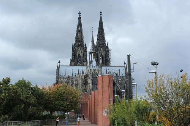 Bezpłatne pobieranie Dom Old From The Rear - darmowe zdjęcie lub obraz do edycji za pomocą internetowego edytora obrazów GIMP