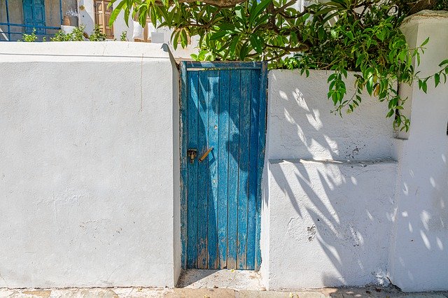 ดาวน์โหลดฟรี Door Blue Greek - ภาพถ่ายหรือรูปภาพฟรีที่จะแก้ไขด้วยโปรแกรมแก้ไขรูปภาพออนไลน์ GIMP