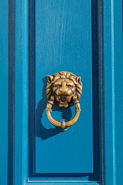 Free download Doorknob Lion Door -  free photo or picture to be edited with GIMP online image editor