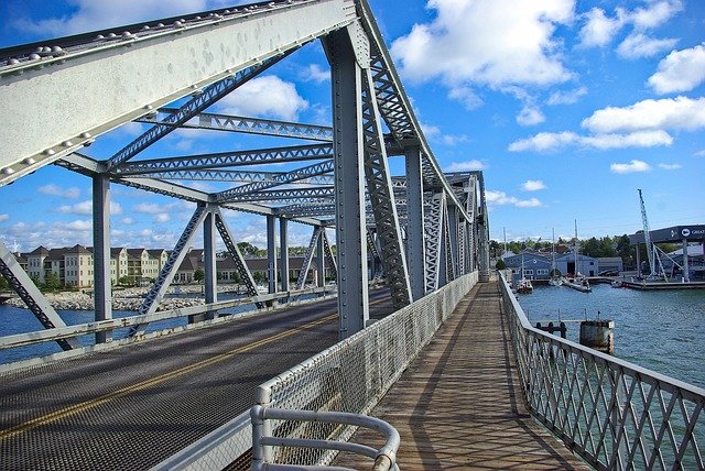 Gratis download Ophaalbrug In Sturgeon Bay Bridge - gratis foto of afbeelding om te bewerken met GIMP online afbeeldingseditor