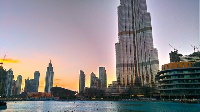 Descărcare gratuită Dubai Khalifa Burj - fotografie sau imagine gratuită pentru a fi editată cu editorul de imagini online GIMP