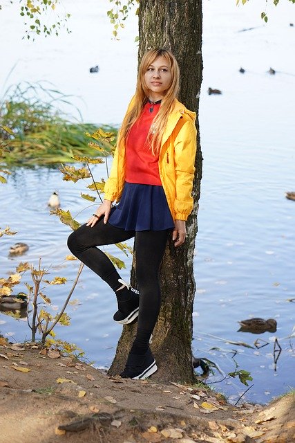 Muat turun percuma Duck Autumn Pond Girl - foto atau gambar percuma untuk diedit dengan editor imej dalam talian GIMP