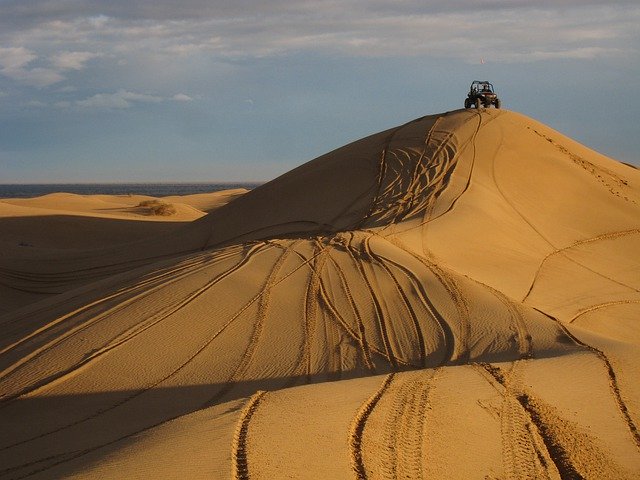 Unduh gratis Dune Off-Road 4X4 - foto atau gambar gratis untuk diedit dengan editor gambar online GIMP