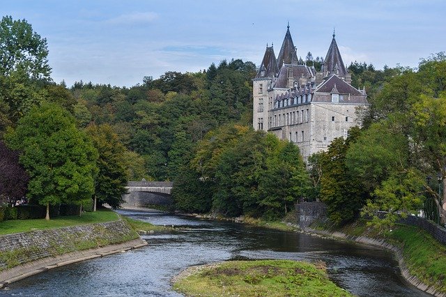 Gratis download Durbuy Castle River - gratis foto of afbeelding om te bewerken met GIMP online afbeeldingseditor