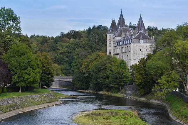 Bezpłatne pobieranie Durbuy Castle River - bezpłatne zdjęcie lub obraz do edycji za pomocą internetowego edytora obrazów GIMP