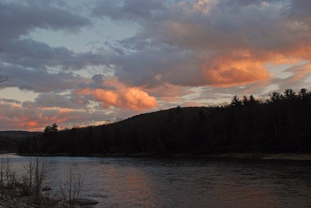 ดาวน์โหลดฟรี Dusk Mountains River - ภาพถ่ายหรือรูปภาพฟรีที่จะแก้ไขด้วยโปรแกรมแก้ไขรูปภาพออนไลน์ GIMP