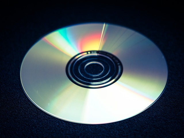 Free graphic dvd cd blank computer digital to be edited by GIMP free image editor by OffiDocs