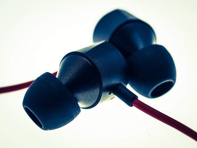 Free download earphones in ear headphones music free picture to be edited with GIMP free online image editor