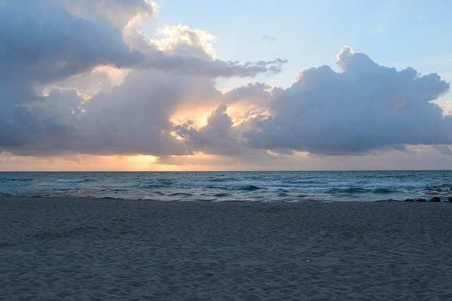 הורדה חינם של Easter Sunrise Beach Ocean - תמונה או תמונה בחינם לעריכה עם עורך התמונות המקוון GIMP