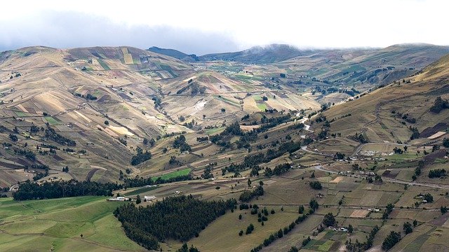 Scarica gratuitamente Ecuador Highlands Landscape: foto o immagini gratuite da modificare con l'editor di immagini online GIMP