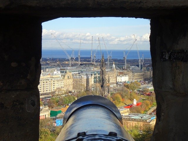 Free download Edinburgh Castle -  free photo or picture to be edited with GIMP online image editor