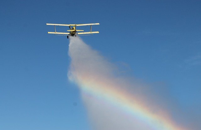 Free download eg cat crop duster dumping water free picture to be edited with GIMP free online image editor