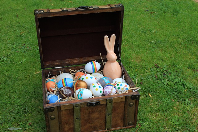 Free download eggs dyed rabbit bunny chest free picture to be edited with GIMP free online image editor