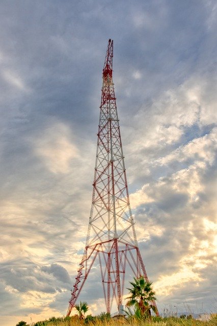 Descărcare gratuită Electricity Torre Energy - fotografie sau imagine gratuită pentru a fi editată cu editorul de imagini online GIMP