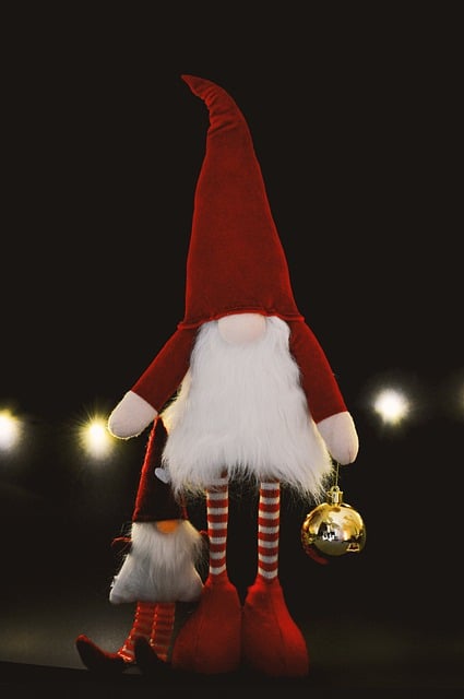 Descărcare gratuită figura de decorare de Crăciun elf imagine gratuită pentru a fi editată cu editorul de imagini online gratuit GIMP