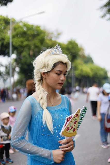 Free download Elsa Disney Winter -  free free photo or picture to be edited with GIMP online image editor