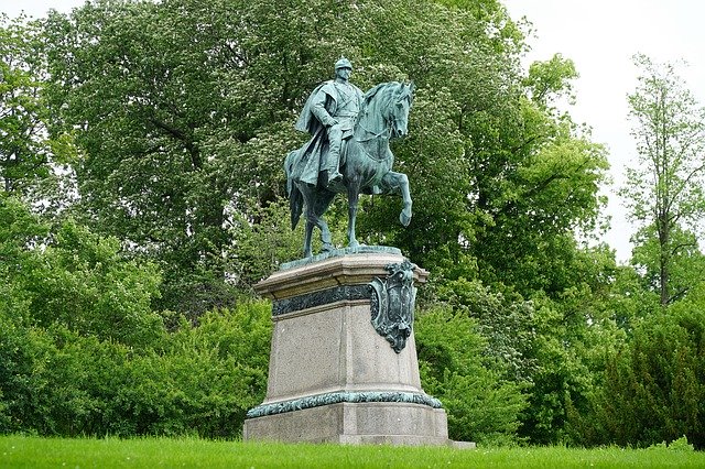 Free picture Equestrian Statue Duke Ernst Ii -  to be edited by GIMP free image editor by OffiDocs
