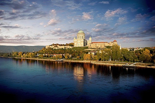 Unduh gratis Katedral Esztergom Scape - foto atau gambar gratis untuk diedit dengan editor gambar online GIMP