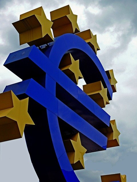 Téléchargement gratuit du caractère du signe euro euro vaut une image gratuite à éditer avec l'éditeur d'images en ligne gratuit GIMP