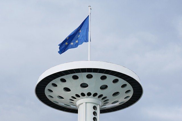 Descărcare gratuită Europe Flag Mast Platform - fotografie sau imagini gratuite pentru a fi editate cu editorul de imagini online GIMP