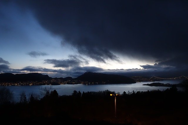 Bezpłatne pobieranie Wieczorne Chmury Krajobraz - darmowe zdjęcie lub obraz do edycji za pomocą internetowego edytora obrazów GIMP