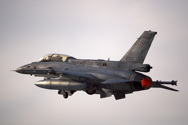 Free download f16 f 16 jet aircraft airplane free picture to be edited with GIMP free online image editor