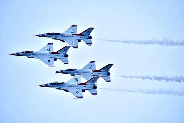 Free download f16 synchronized flying free picture to be edited with GIMP free online image editor