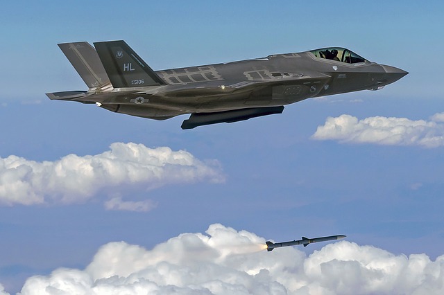 Free download f 35a lightning ii fighter jet free picture to be edited with GIMP free online image editor