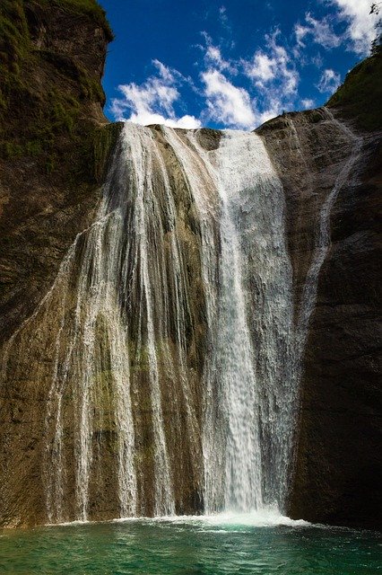 Descărcare gratuită Falls Waterfall Waterfalls - fotografie sau imagini gratuite pentru a fi editate cu editorul de imagini online GIMP