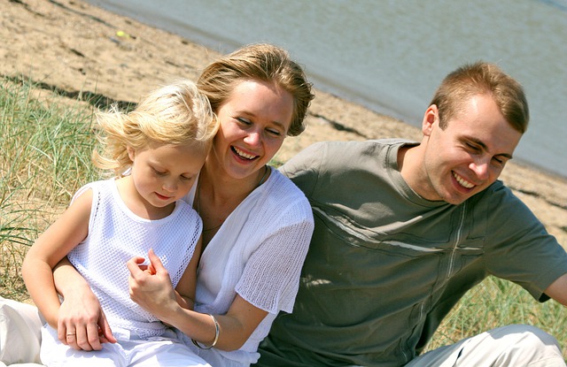 Free download family happy love couple parents free picture to be edited with GIMP free online image editor
