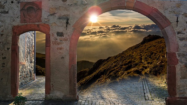 Descărcare gratuită imaginea arcadă a ușii de perete fantezie pentru a fi editată cu editorul de imagini online gratuit GIMP