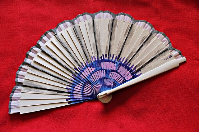 Tải xuống miễn phí Fan Tradition Women - ảnh hoặc hình ảnh miễn phí được chỉnh sửa bằng trình chỉnh sửa hình ảnh trực tuyến GIMP